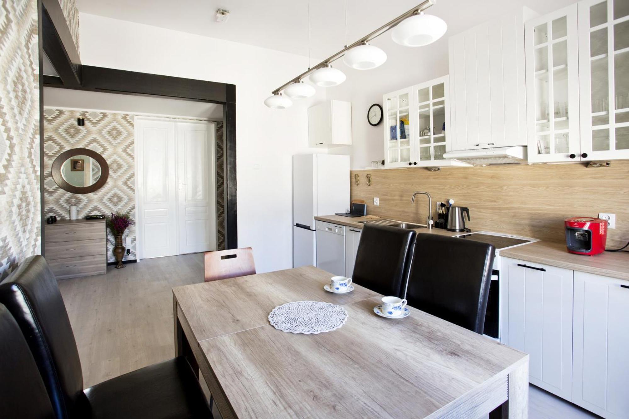 Large Next To Main Station - 85 M2 * Krakau