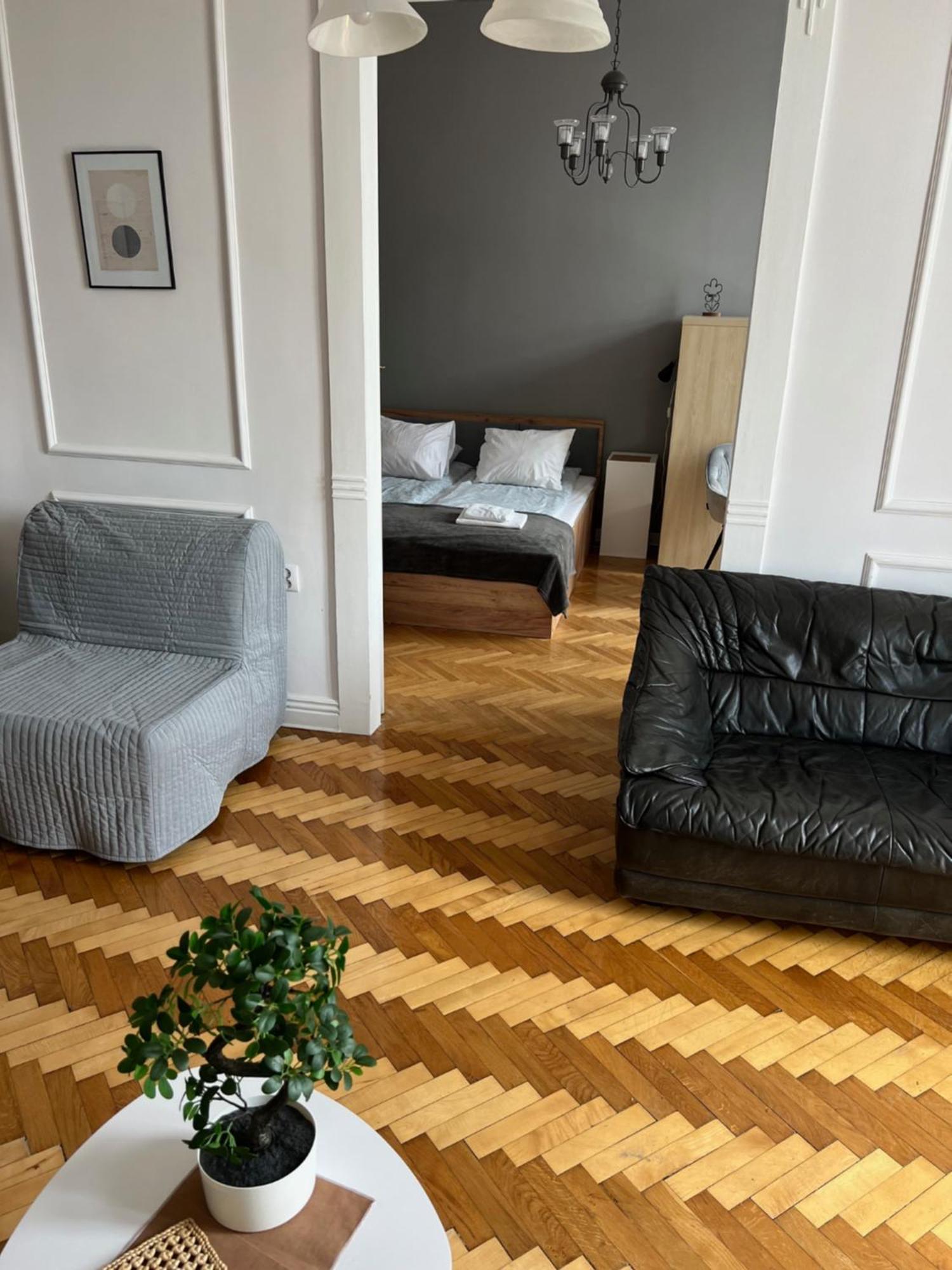 Large Next To Main Station - 85 M2 Krakau